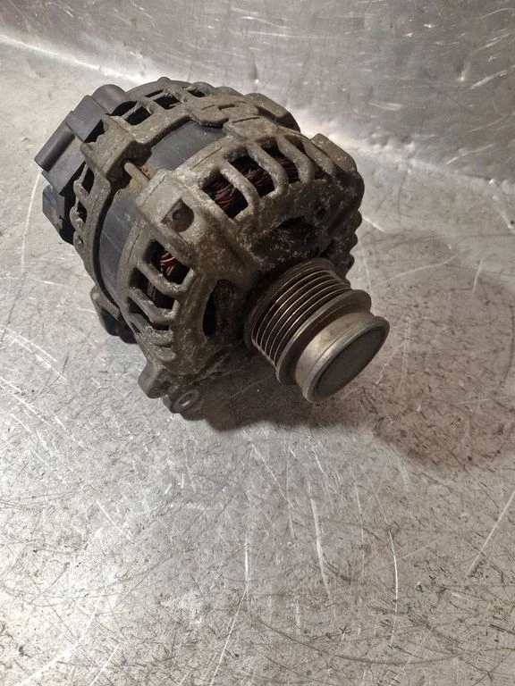 Generator/alternator 04B903023D