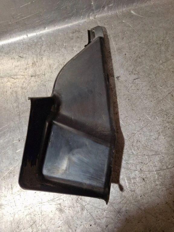 Intercooler air guide/duct channel 5C7815159B
