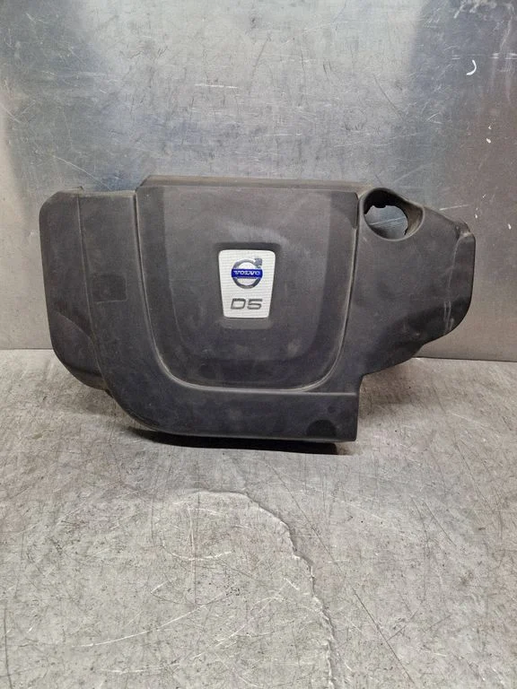 Engine cover (trim) – Volvo V70 (2005-2008)