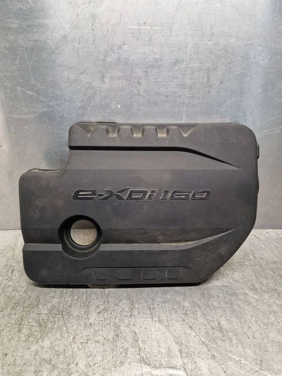 Engine cover (trim) A6730100214