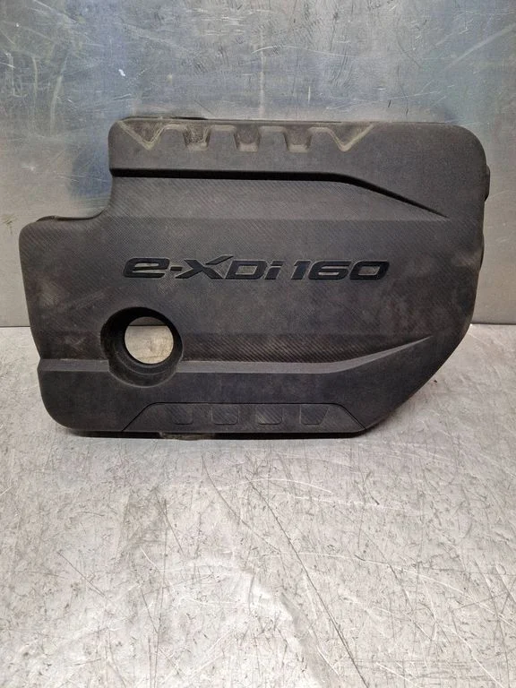 Engine cover (trim) A6730100214