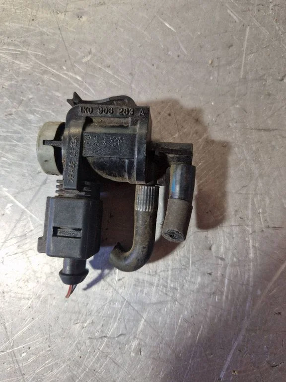 Zawór elektromagnetyczny turbo 1K0906283A
