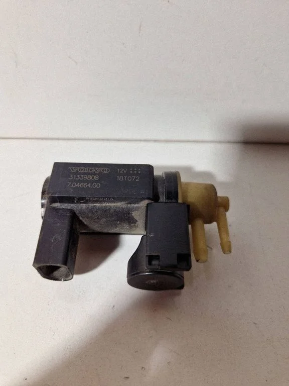 Turbo solenoid valve 31339808