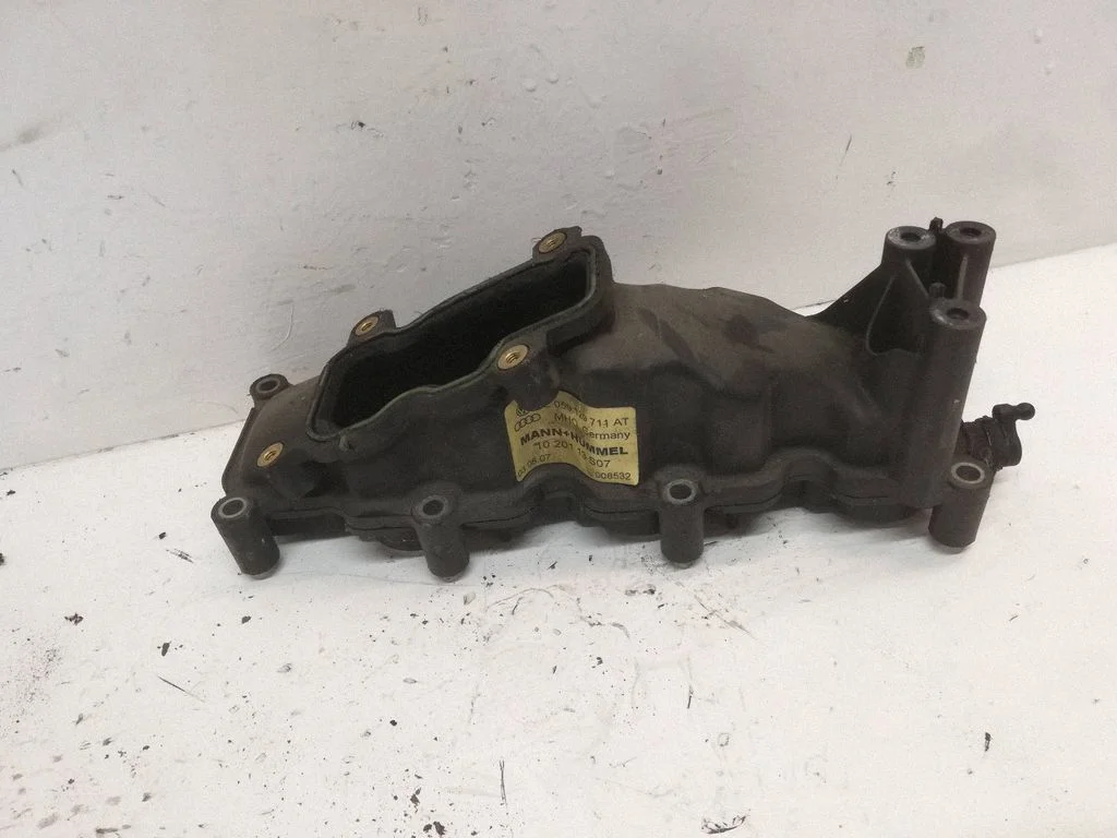 Intake manifold 059129711AT