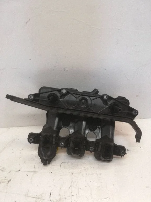 Intake manifold – Nissan Qashqai (2014-2016)