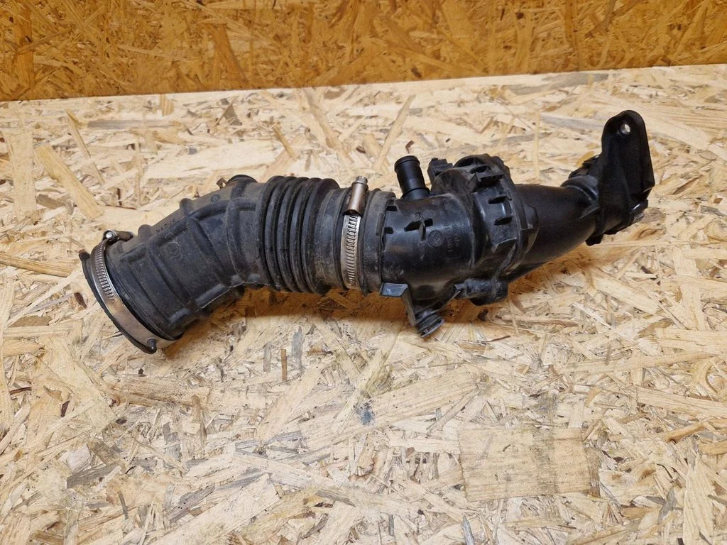 Air intake duct part – Nissan Qashqai (2014-2016)