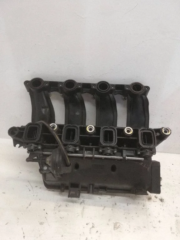 Intake manifold – BMW 5 Series E60 E61 (2004-2010)