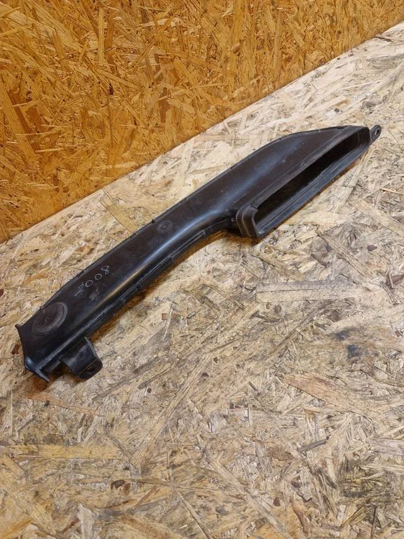 Air intake duct part E1G39C675BC