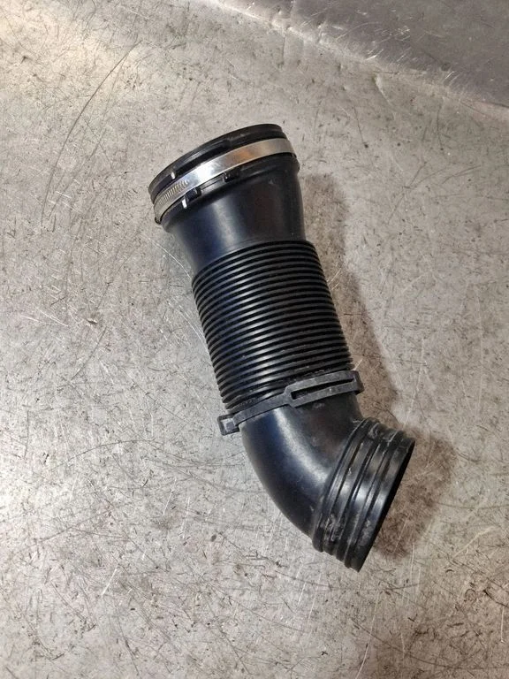 Air intake duct part 5Q0129684D