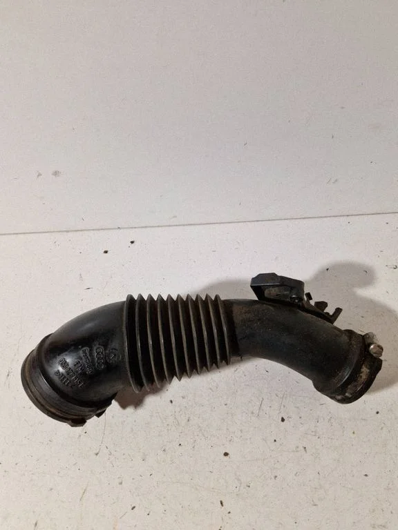 Air intake duct part – Audi Q5 SQ5 8R (2008-2017)