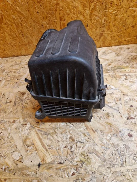 Air filter box