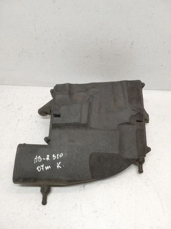 Air filter box A6420902101