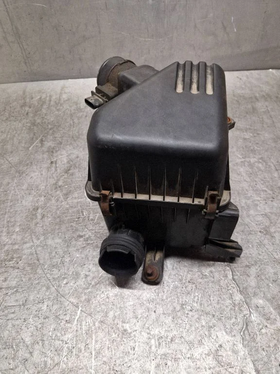 Air filter box D0NGW00