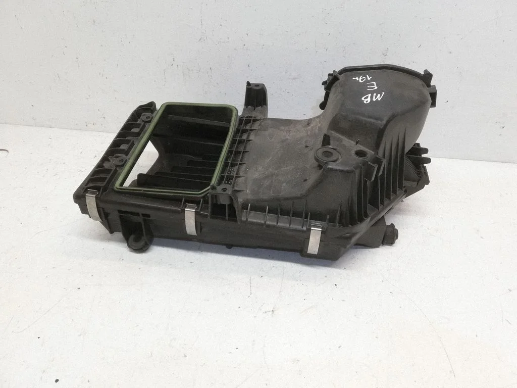 Air filter box A6540900001