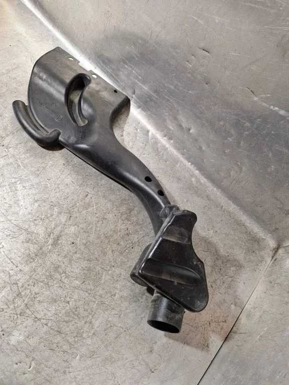 Air intake hose/pipe 1038152S01