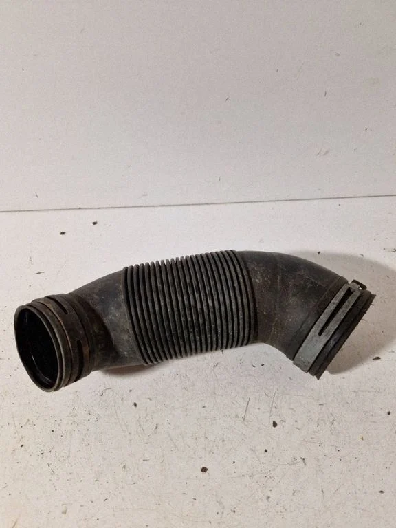 Air intake hose/pipe – Volkswagen Sharan (2001-2010)