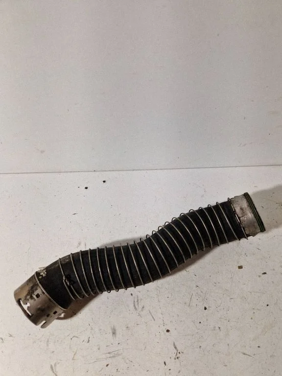 Air intake hose/pipe