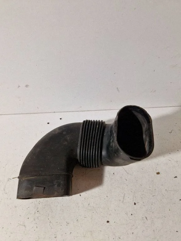 Air intake hose/pipe