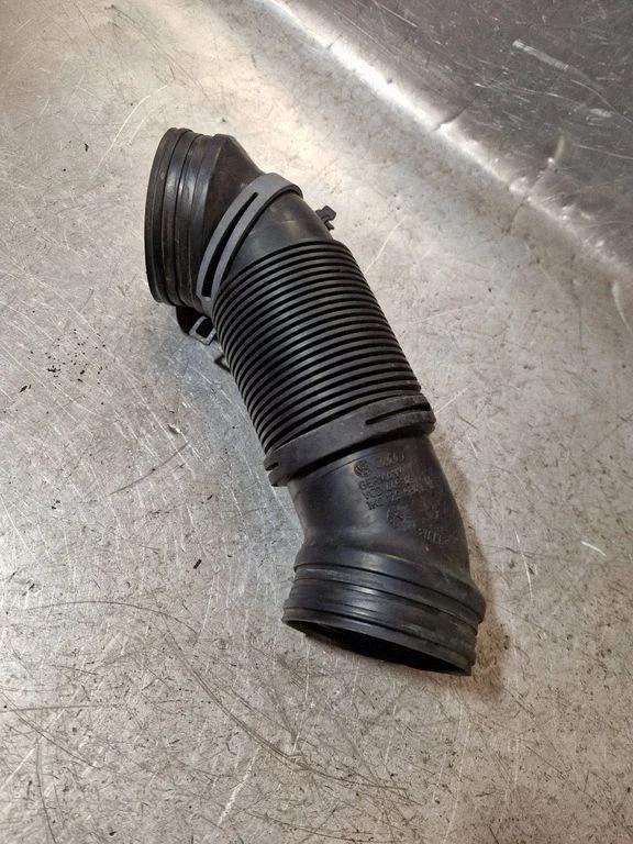 Air intake hose/pipe – Volkswagen Passat CC (2008-2016)