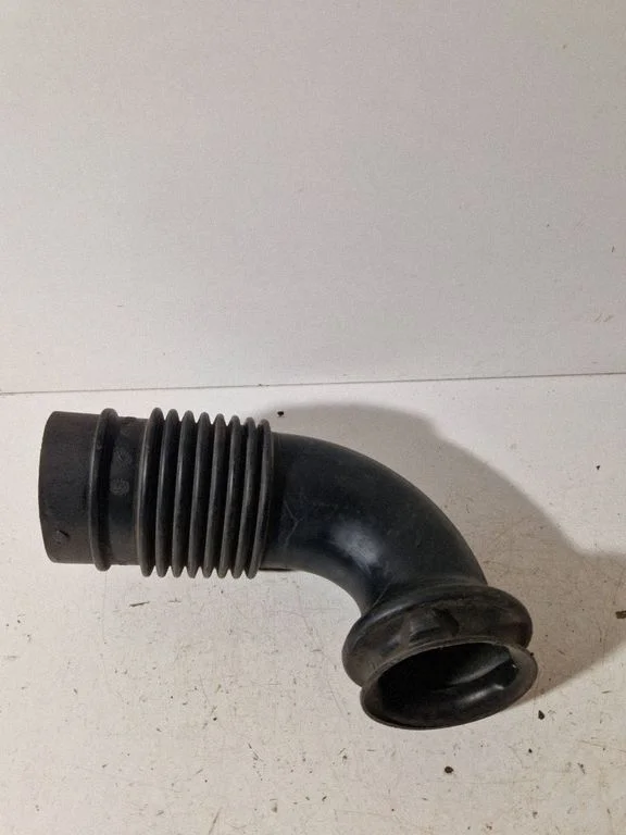 Air intake hose/pipe A9069280024