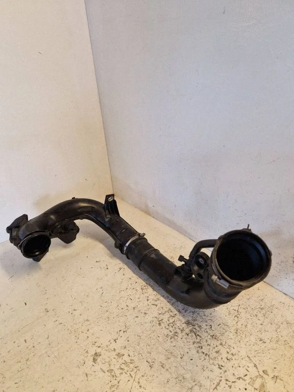 Air intake hose/pipe 31370120