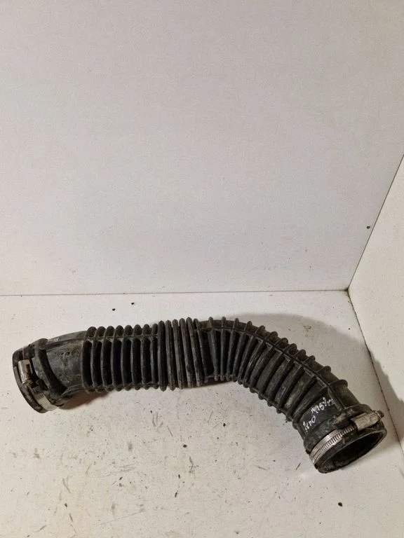 Air intake hose/pipe – Renault Master III (2010-2024)
