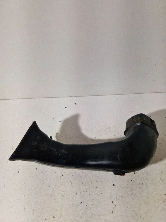 Air intake hose/pipe 177510R010