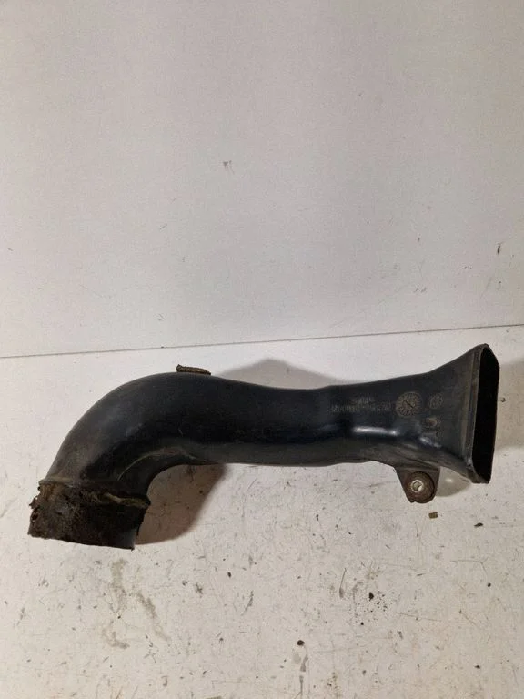 Air intake hose/pipe 177510R010