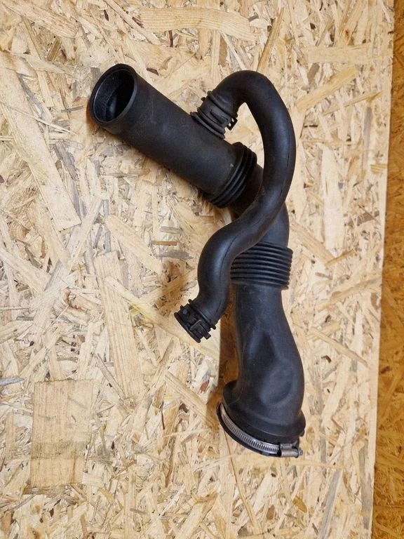 Air intake hose/pipe 6G919C623DG