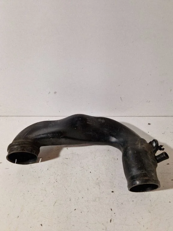 Air intake hose/pipe – Opel Astra H (2004-2012)