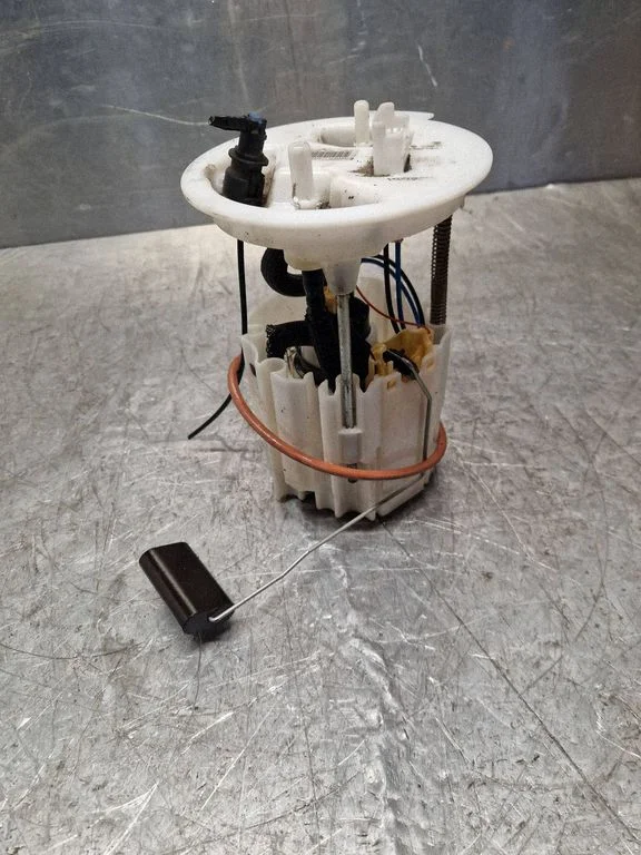 Pompa paliwa w zbiorniku 31372893