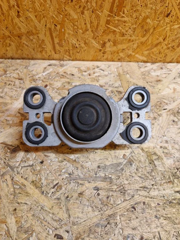 Engine mount bracket 8G9N7M121AA00