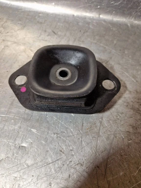 Engine mount bracket 4BB0A