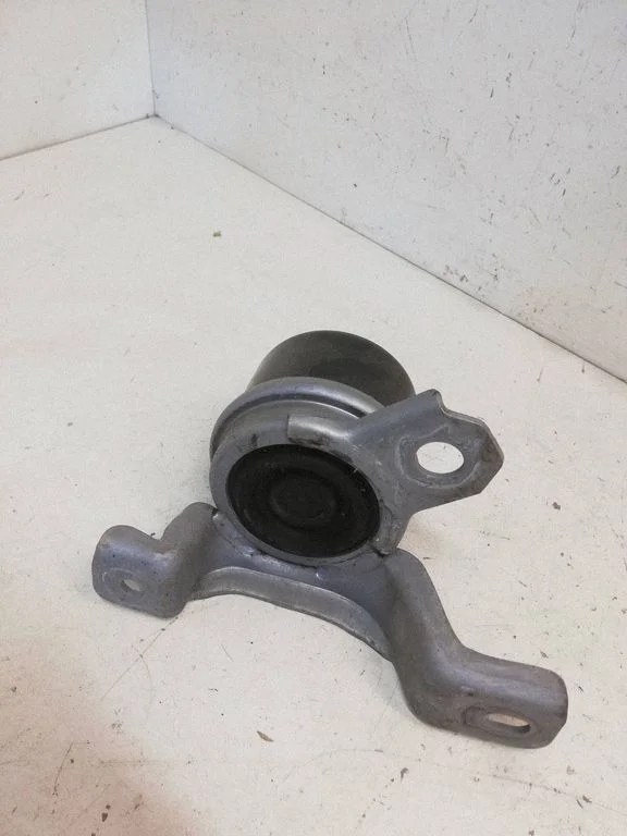 Engine mount bracket 8G9N6F012BB