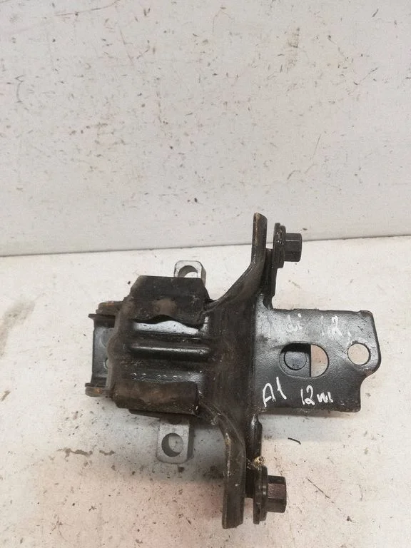 Dzinēja spilvens – Audi A1 (2010-2018)