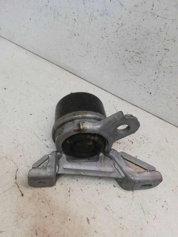 Engine mount bracket – Land Rover Range Rover Evoque L538 (2011-2018)