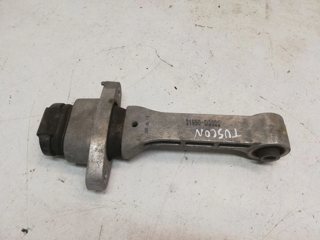 Engine mount bracket – Hyundai Tucson TL (2015-)