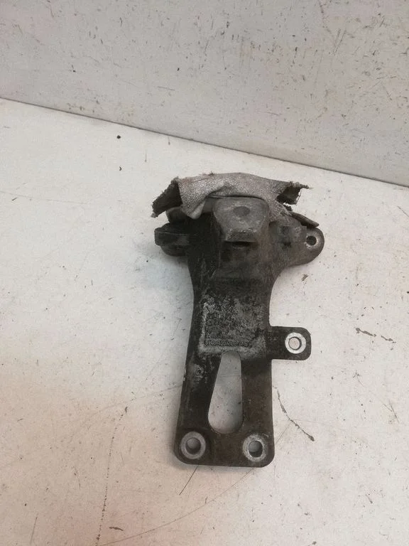 Engine mounting bracket 8K0199308A