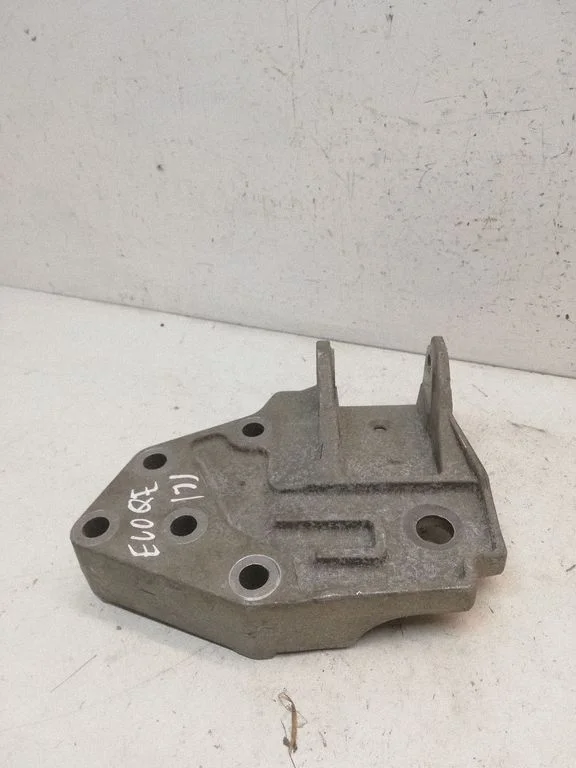 Mootori kinnituskronstein – Land Rover Range Rover Evoque L538 (2011-2018)