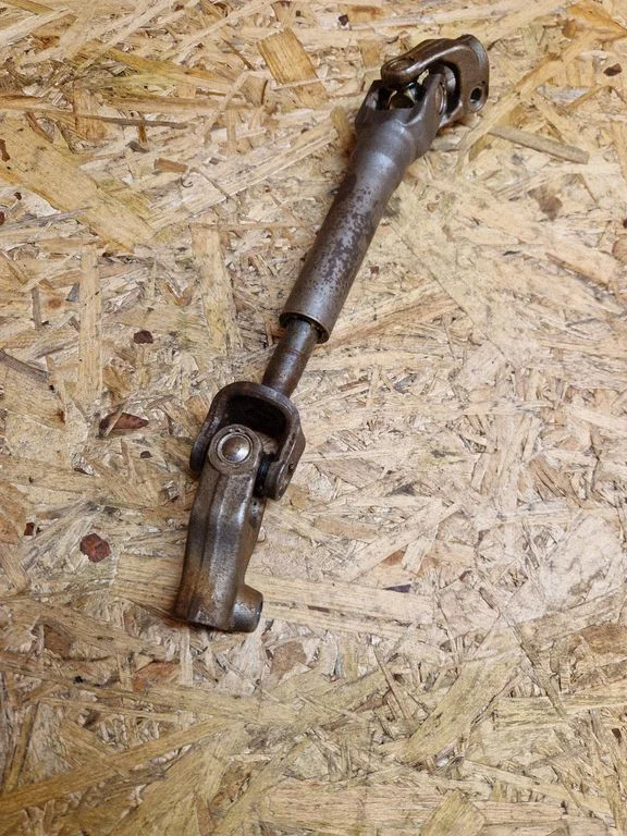 Steering column universal joint