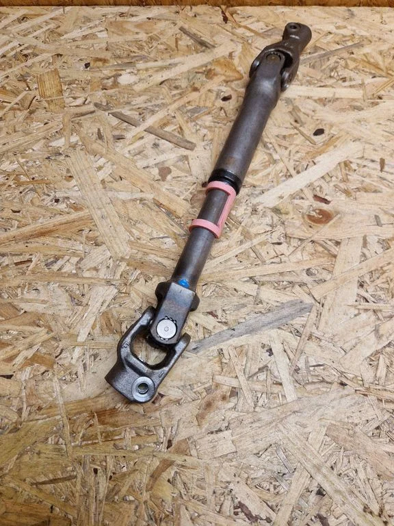 Steering column universal joint – Toyota RAV 4 (XA40) (2012-2018)
