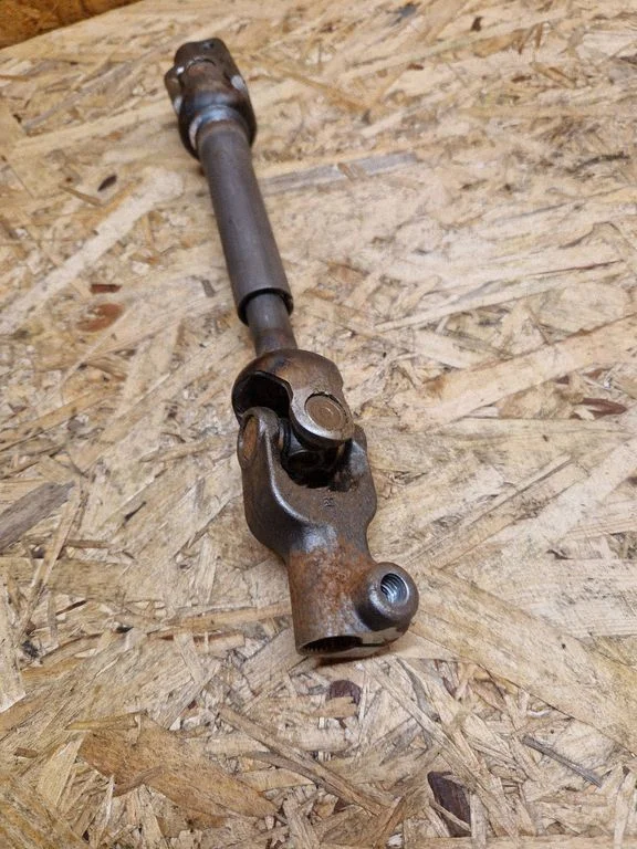 Steering column universal joint