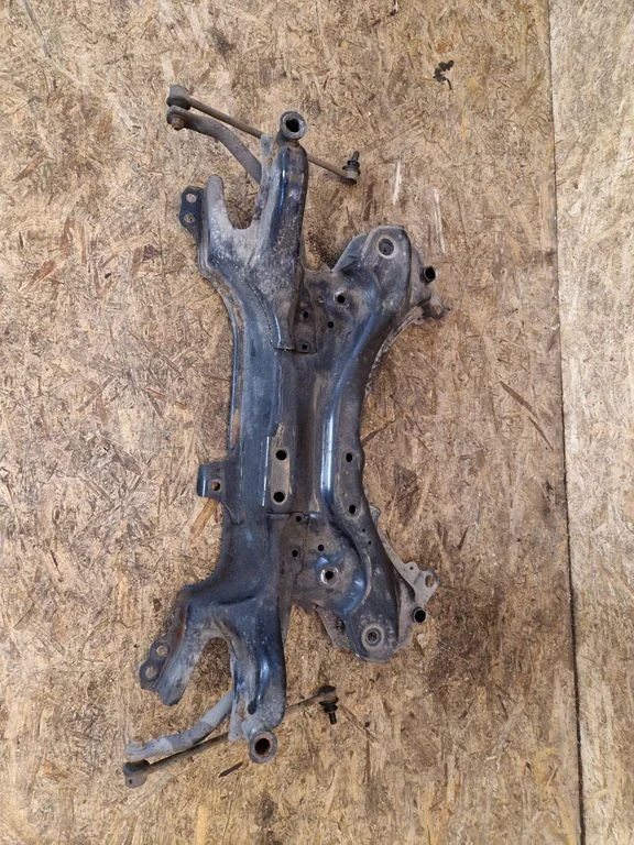 Front subframe – Toyota Verso (2009-2018)