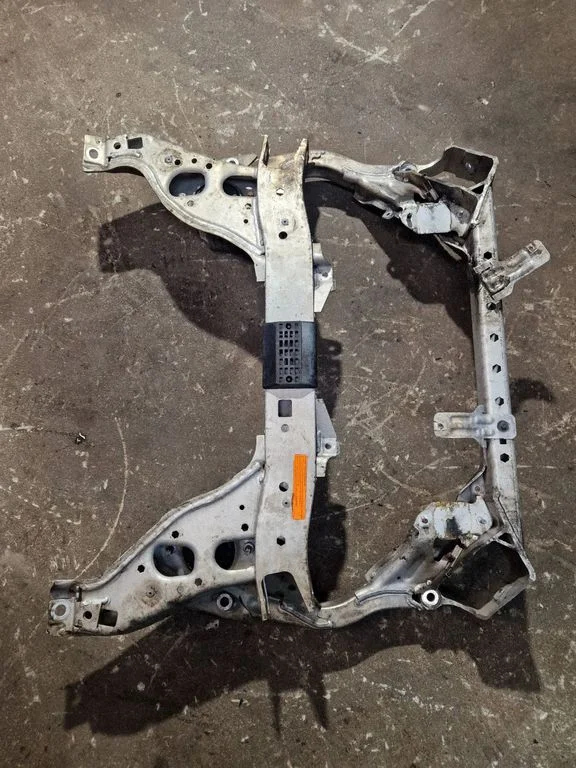 Front subframe – BMW 1 Series E82 E88 (2007-2014)