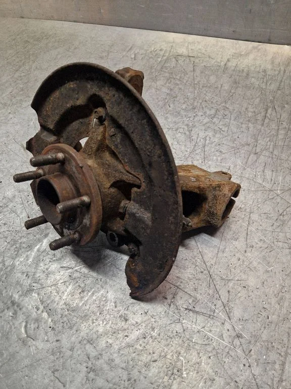 Front wheel hub spindle knuckle 3K170