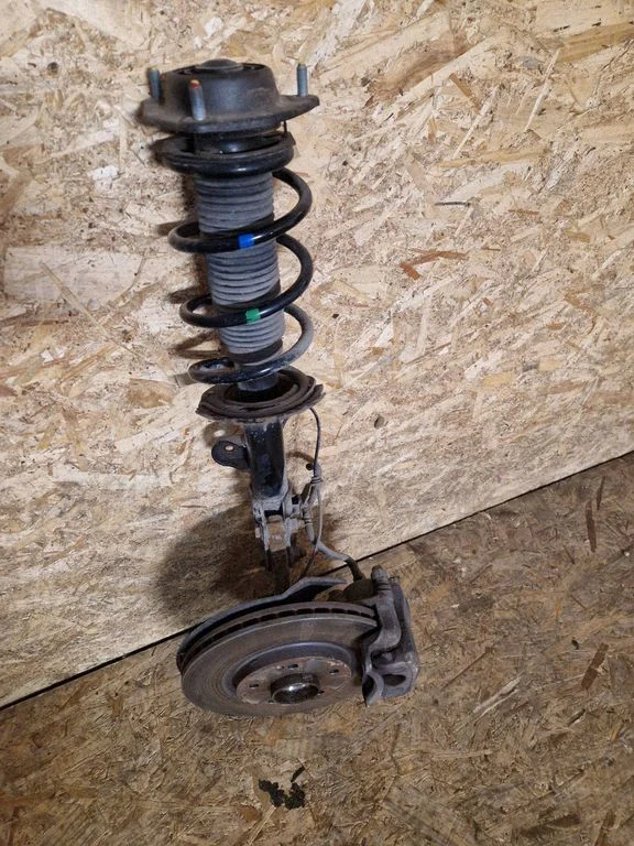 Front wheel hub spindle knuckle – KG Mobility Tivoli XLV (2015-), right