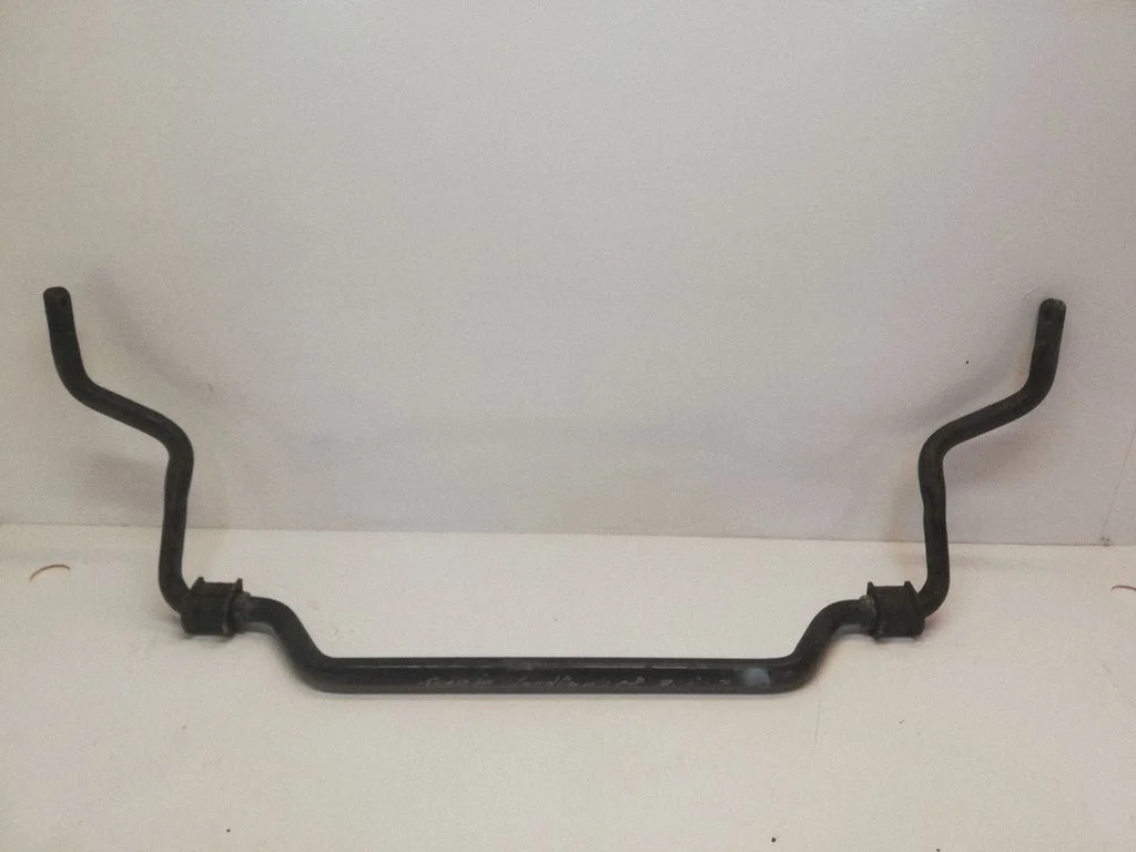 Eesmine stabilisaator (kaldevarras) – Toyota Land Cruiser (J120) (2002-2009)