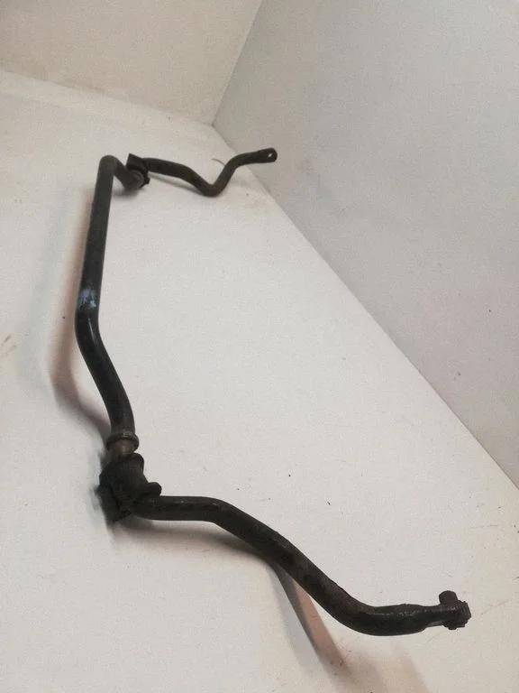 Eesmine stabilisaator (kaldevarras) – Toyota Land Cruiser (J120) (2002-2009)
