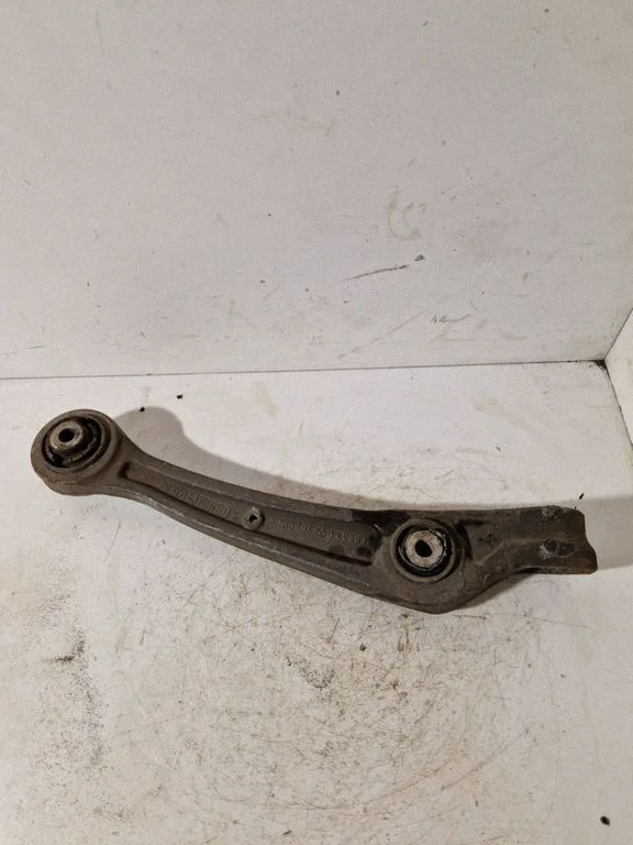 Front control arm – front left