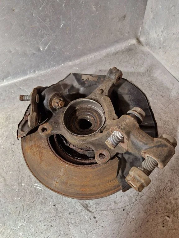 Front wheel hub 05060
